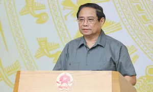 Thủ tướng: 'Mỗi người làm việc bằng hai' bù đắp thiệt hại do bão lũ