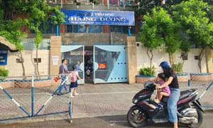 2/3 học sinh không đến lớp sau vụ cô giáo xin laptop